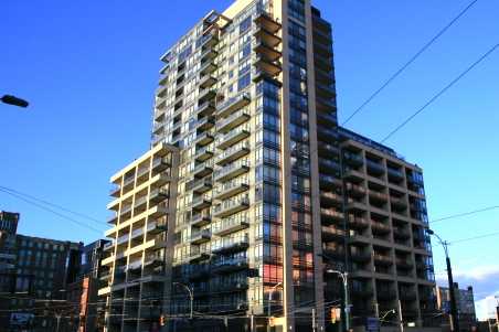 1 bedroom + den at the Hudson Condo – Sold